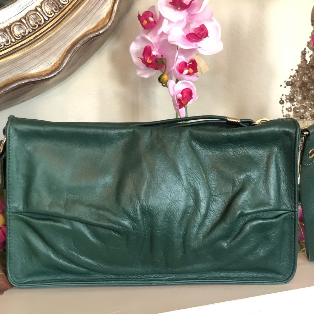 Tre Vero vintage forest green bag
